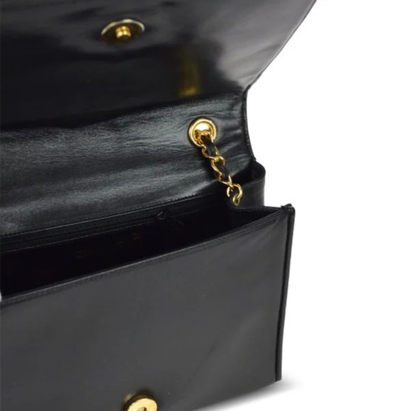 CHANEL 1990 Diamond-Quilted Stitch Flap Shoulder Bag - Picture 3 of 4